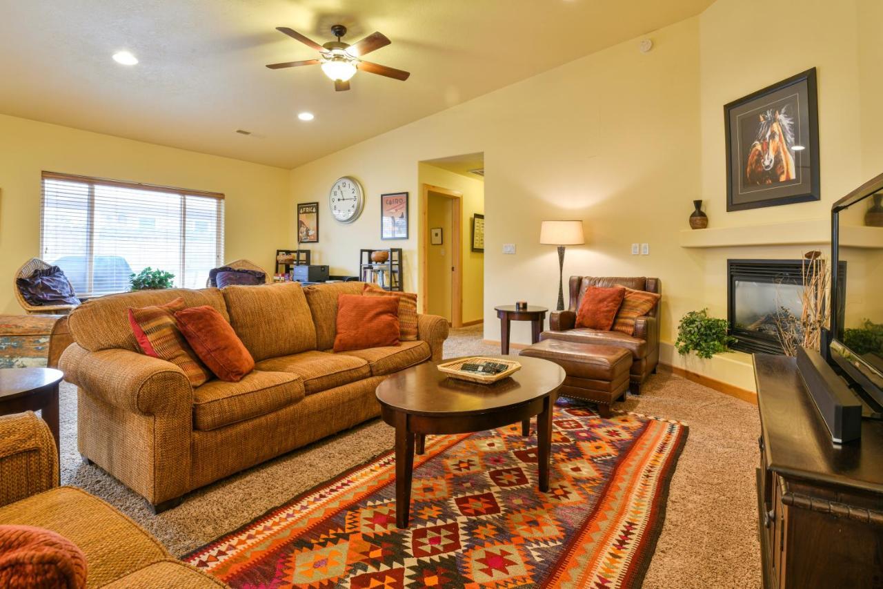 Cw343 - Great Downtown Location With A Private Hot Tub Villa Моуаб Екстериор снимка