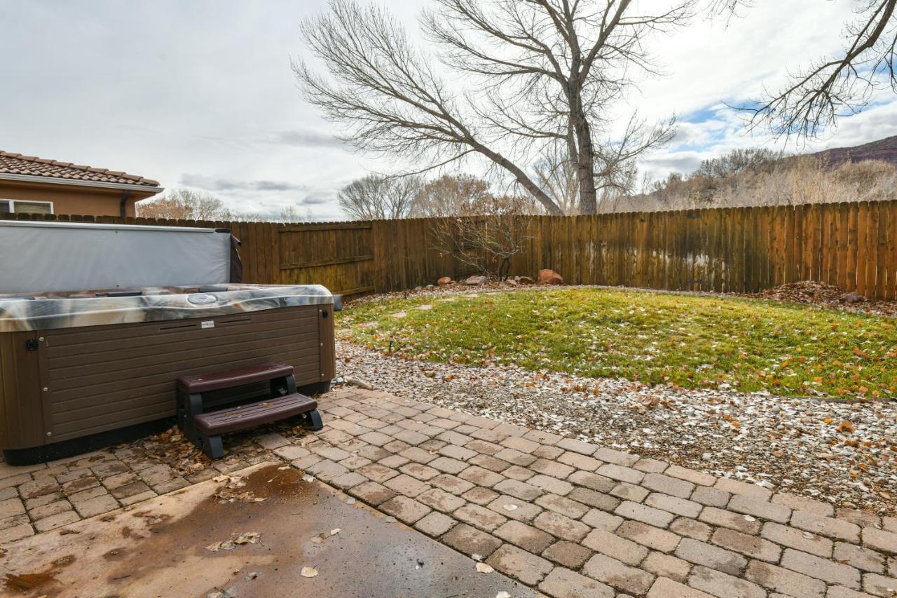 Cw343 - Great Downtown Location With A Private Hot Tub Villa Моуаб Екстериор снимка