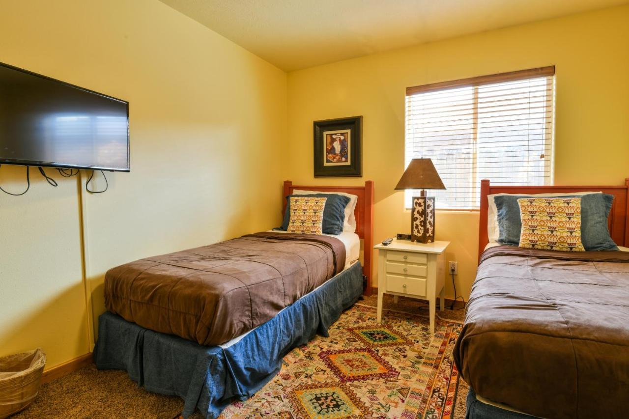 Cw343 - Great Downtown Location With A Private Hot Tub Villa Моуаб Екстериор снимка