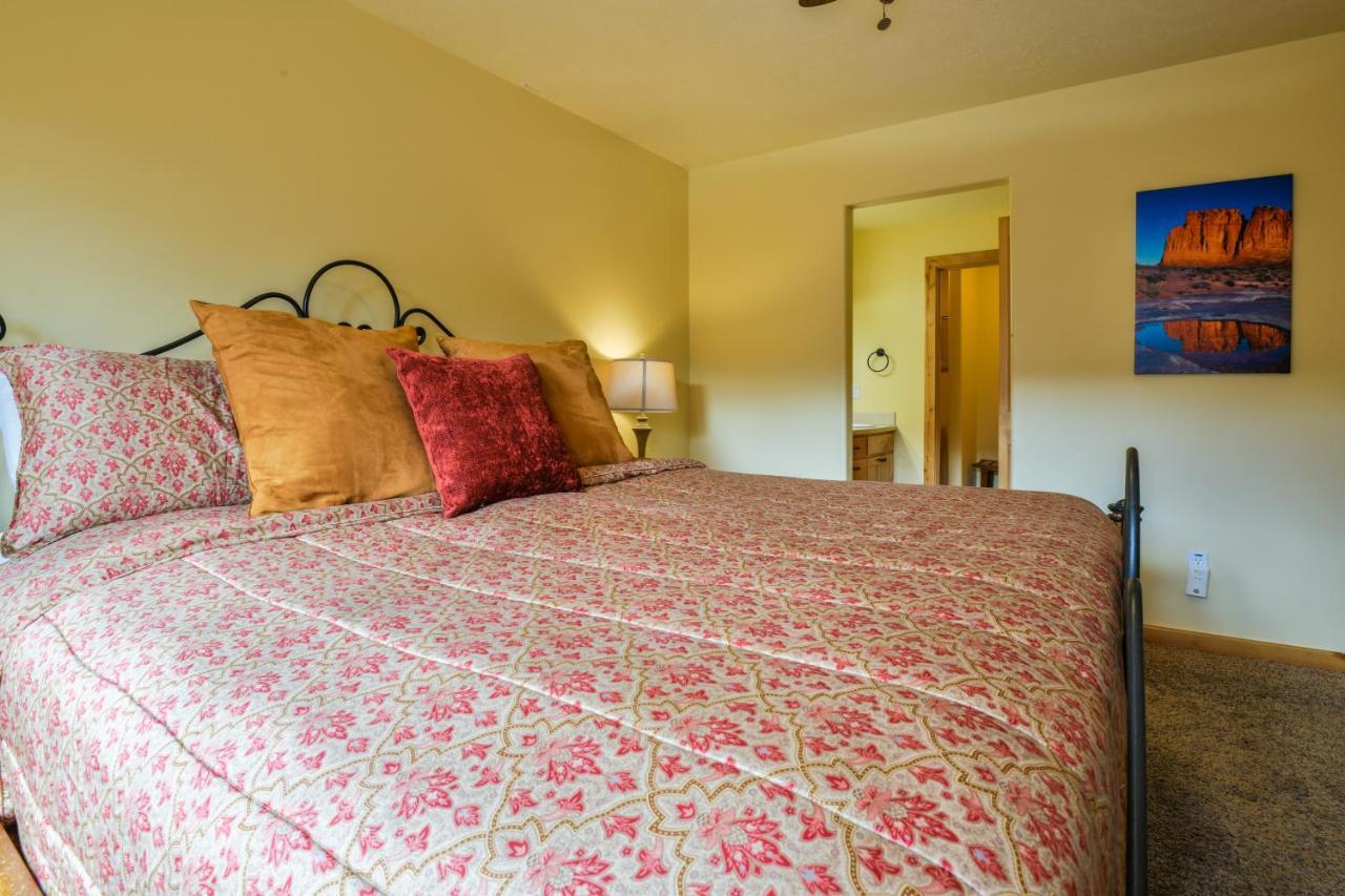 Cw343 - Great Downtown Location With A Private Hot Tub Villa Моуаб Екстериор снимка