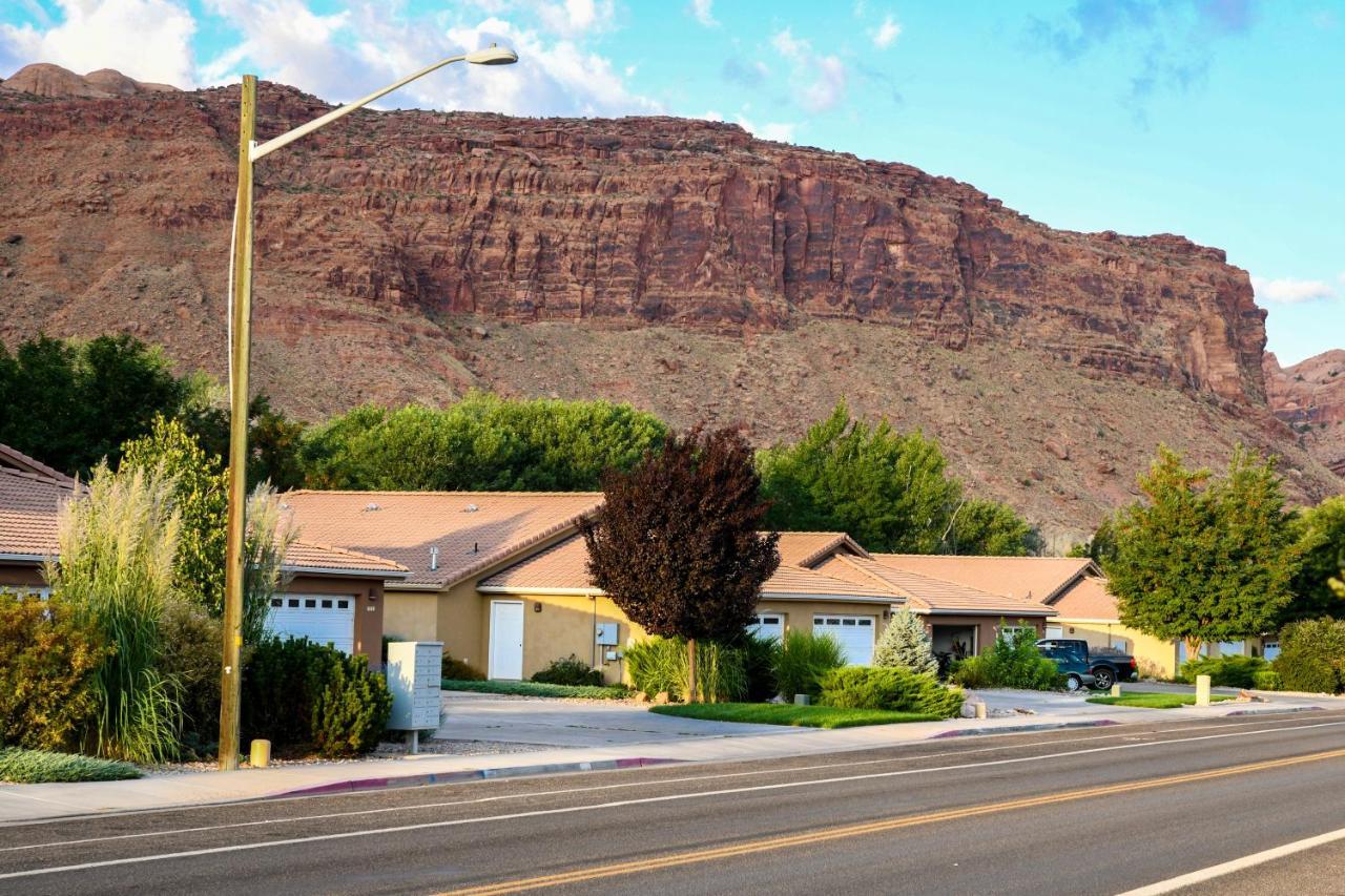 Cw343 - Great Downtown Location With A Private Hot Tub Villa Моуаб Екстериор снимка
